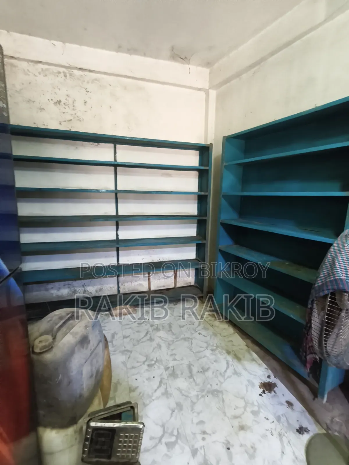 ২ লোহার তৈরি মজবুত র‍্যাক ১টি কাঠের র‍্যাক – কম দামে বিক্রি হবে
