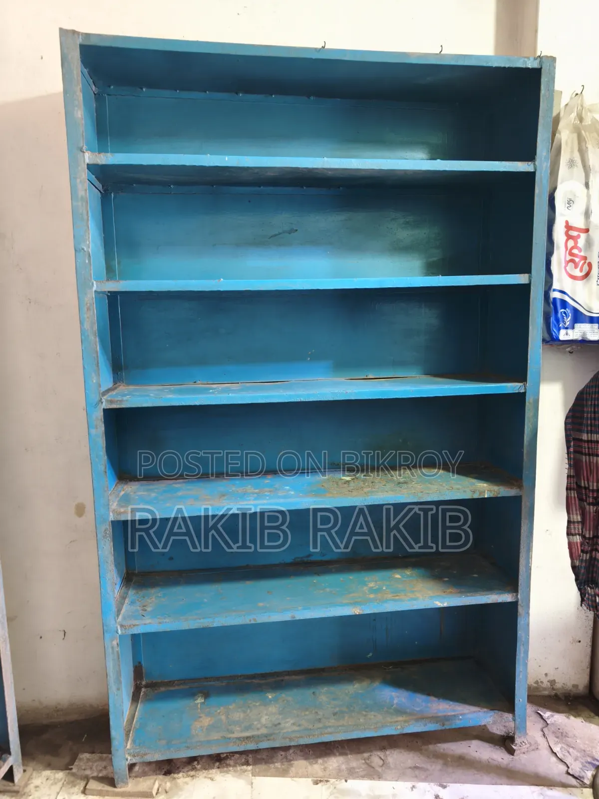 ২ লোহার তৈরি মজবুত র‍্যাক ১টি কাঠের র‍্যাক – কম দামে বিক্রি হবে