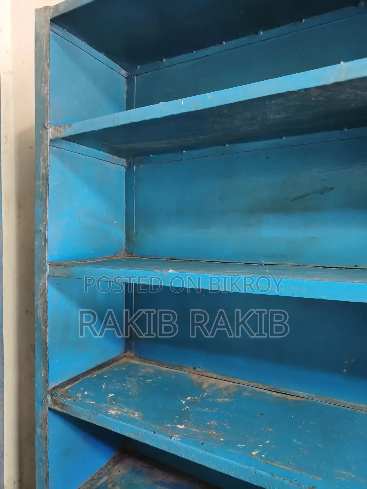 ২ লোহার তৈরি মজবুত র‍্যাক ১টি কাঠের র‍্যাক – কম দামে বিক্রি হবে