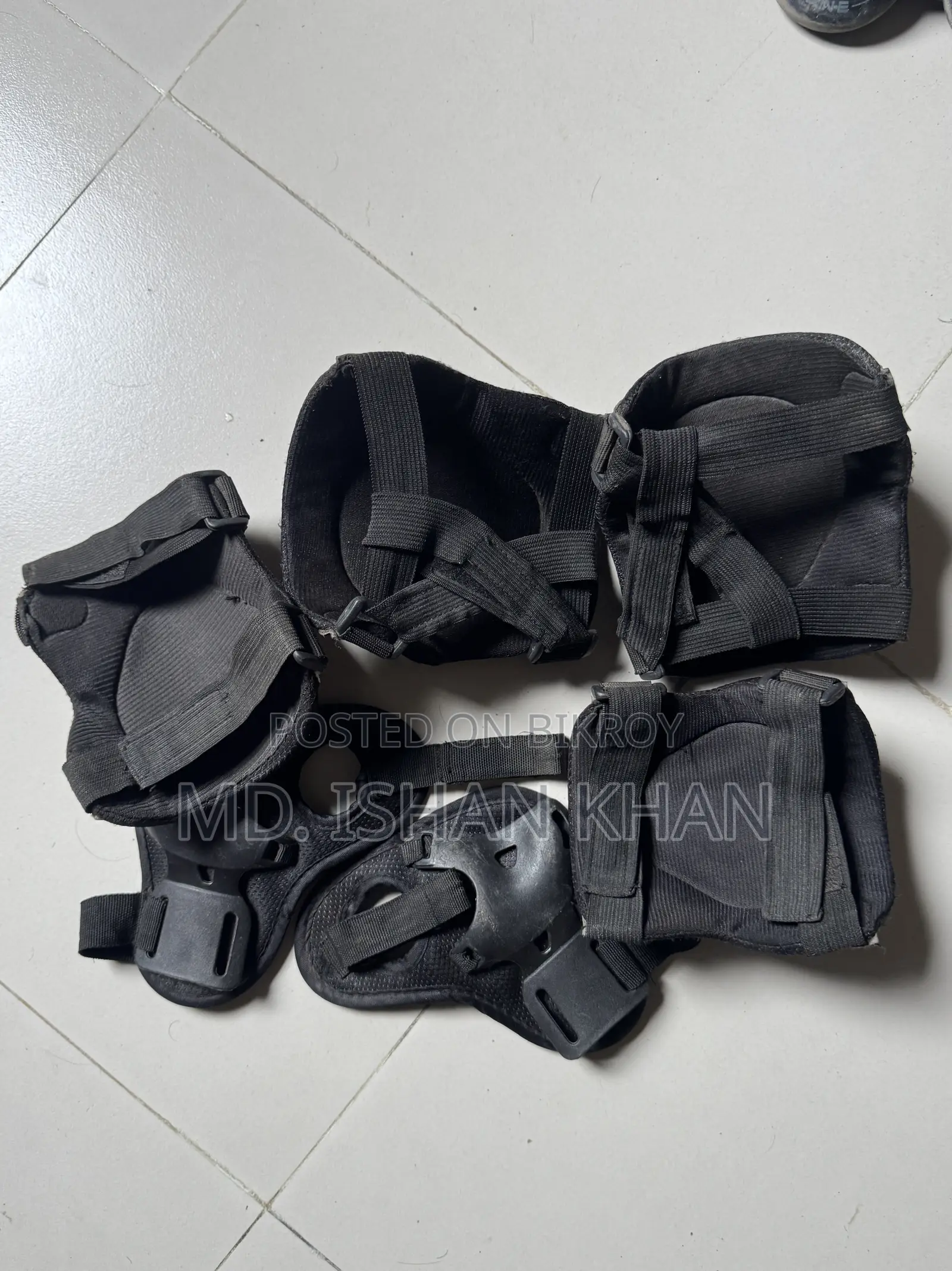 You will get everything shown, shoe size can be adjusted