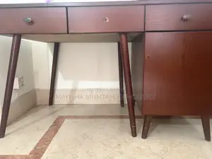 ডেস্ক টেবিল