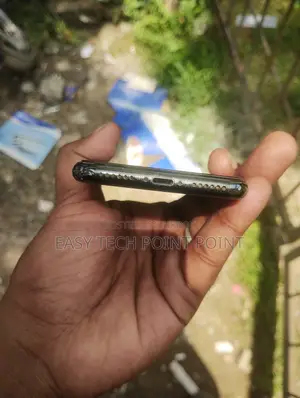 অ্যাপল আইফোন এক্স ৬৪ জিবি ব্ল্যাক