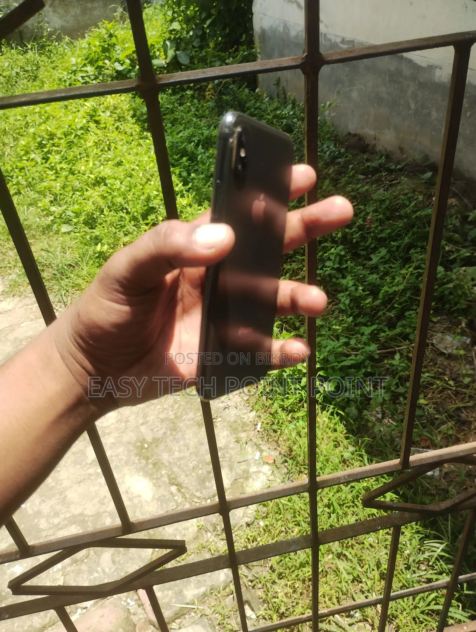 অ্যাপল আইফোন এক্স ৬৪ জিবি ব্ল্যাক