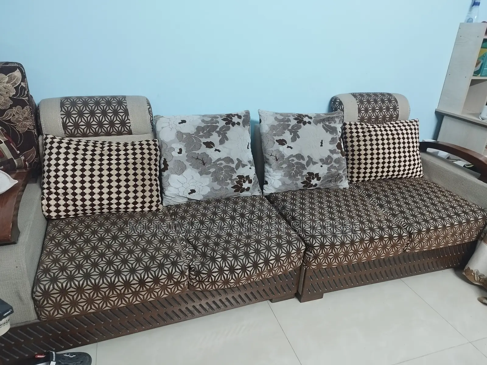 ব্যবহৃত সোফা সেট