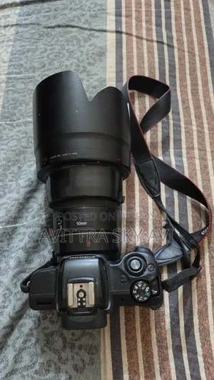 Canon M50 Mirrorless Camera With 50mm Prime Lens