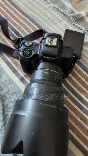 Canon M50 Mirrorless Camera With 50mm Prime Lens