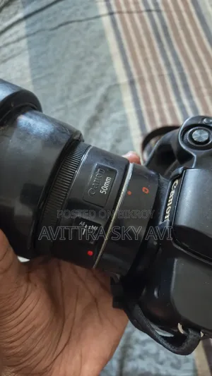 Canon M50 Mirrorless Camera With 50mm Prime Lens