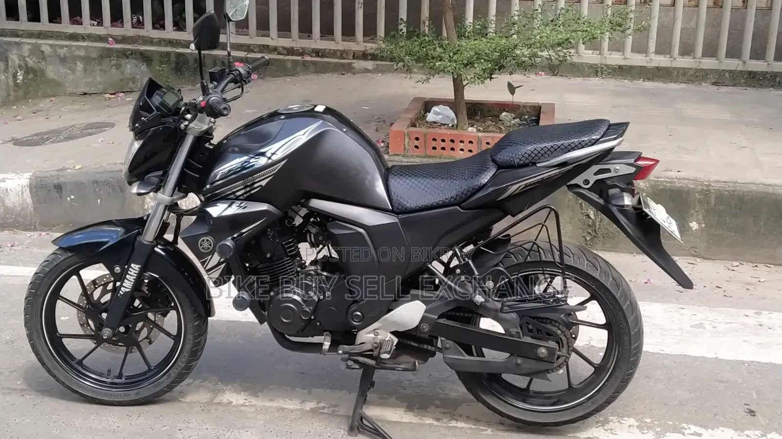 ইয়ামাহা এফজেডএস ভি২ ২০২৩ ব্ল্যাক