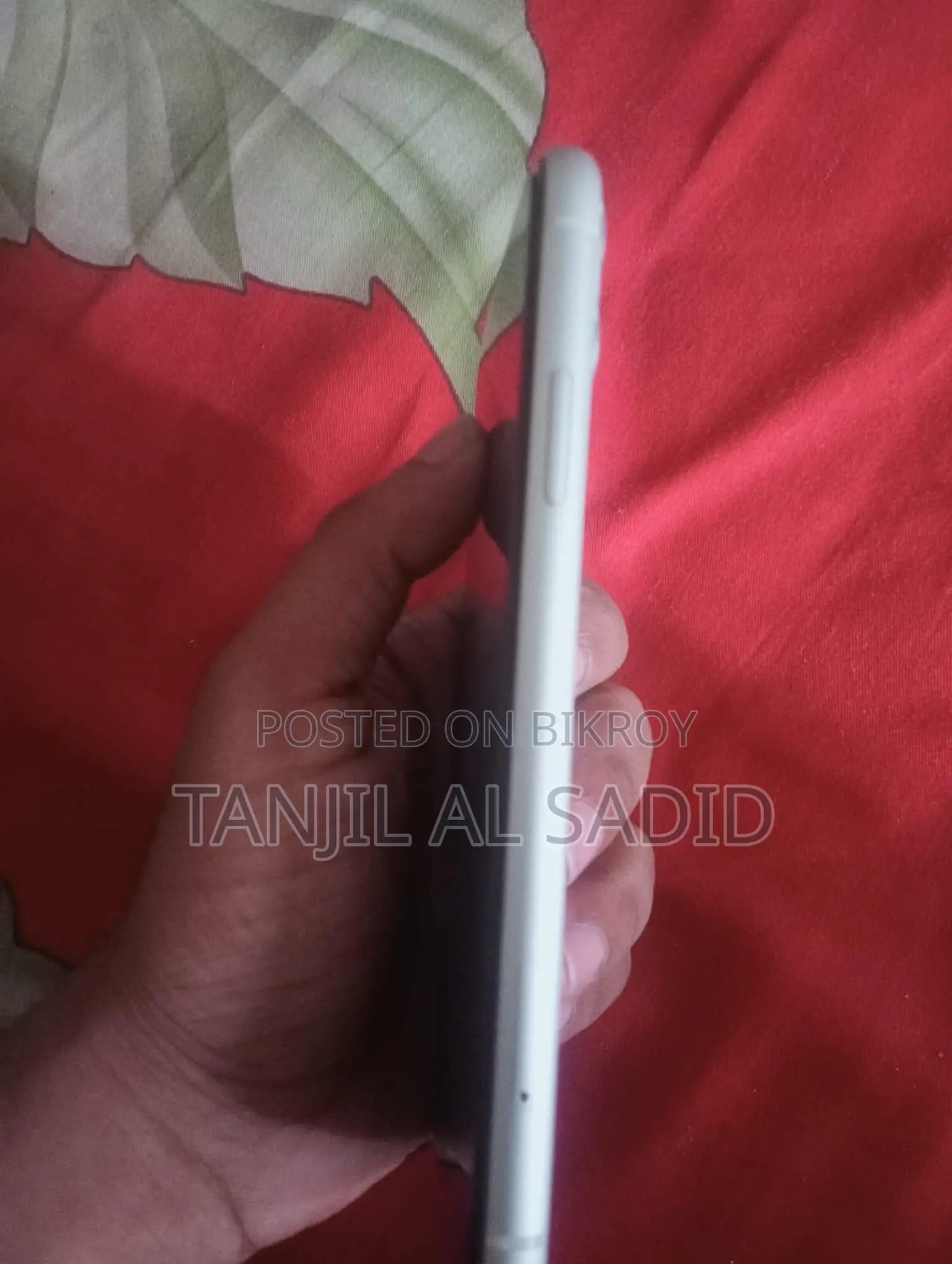 অ্যাপল আইফোন ১১ ১২৮ জিবি সাদা