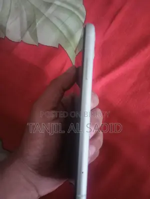অ্যাপল আইফোন ১১ ১২৮ জিবি সাদা