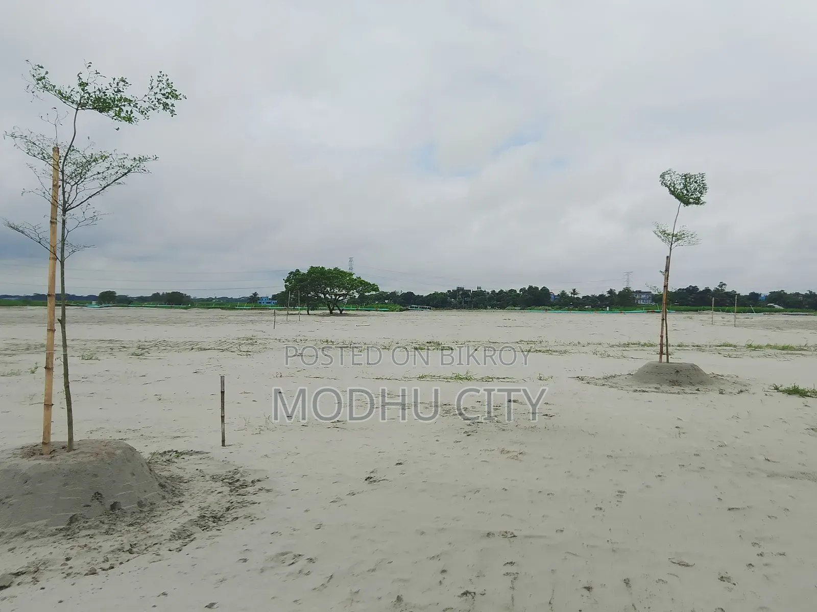 কিস্তিতে প্লট কিনুন মধু সিটিতে।