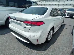 টয়োটা করোল্লা ২০২১ পার্ল