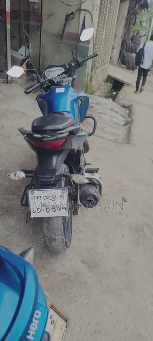 Hero Hero Hunk 150R Dual Disc ABS 2021 Blue