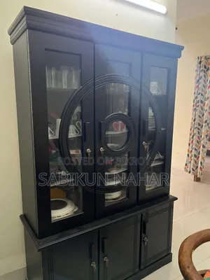 3-Door Showcase