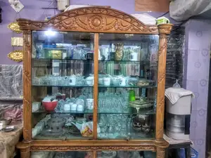 সেগুন কাঠের শোকেস