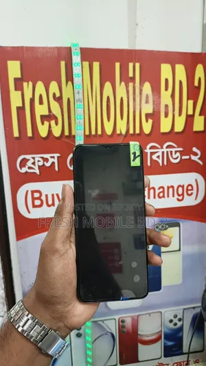 রিয়েলমি ভি৩০ ১২৮ জিবি ব্ল্যাক