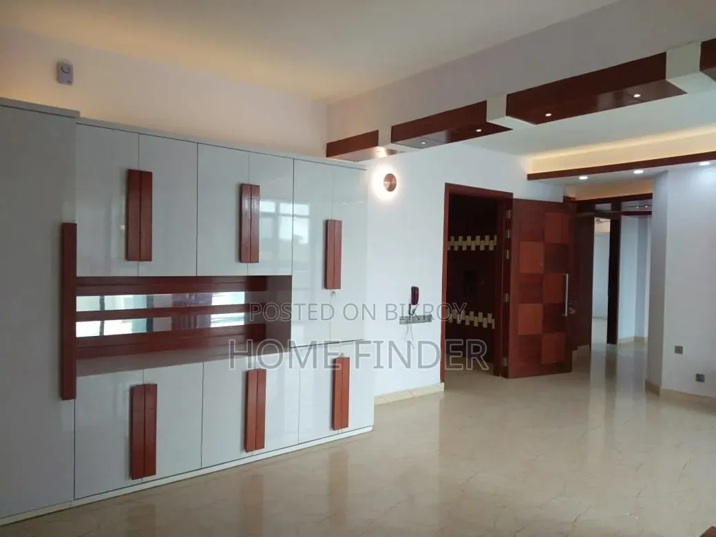 4 Bedroom Apartment in Gulshan for Rent