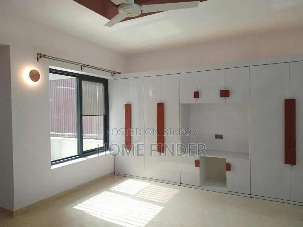 4 Bedroom Apartment in Gulshan for Rent