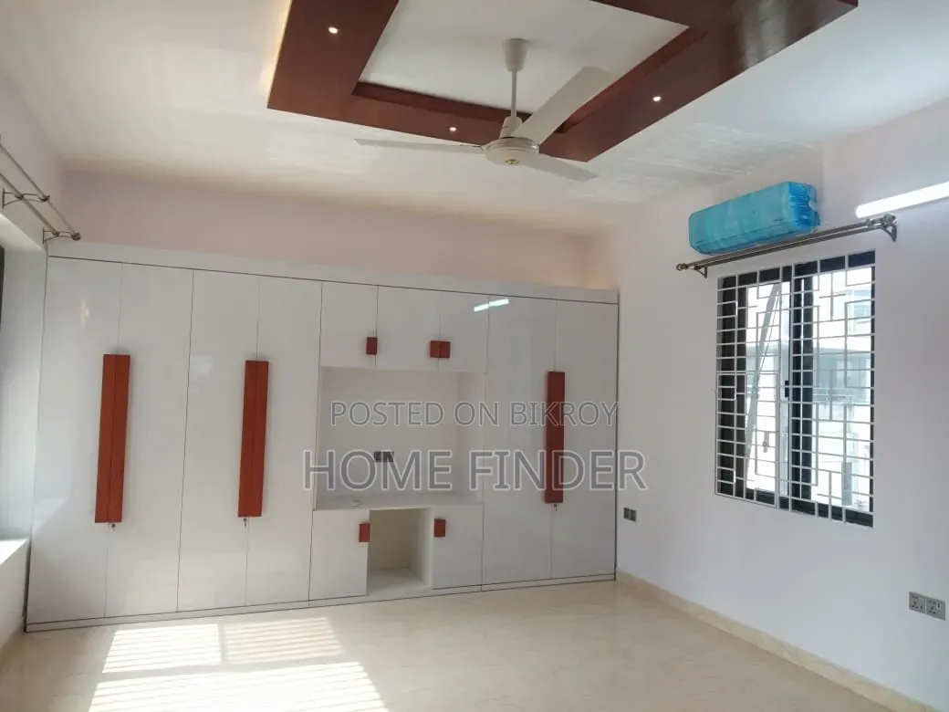 4 Bedroom Apartment in Gulshan for Rent