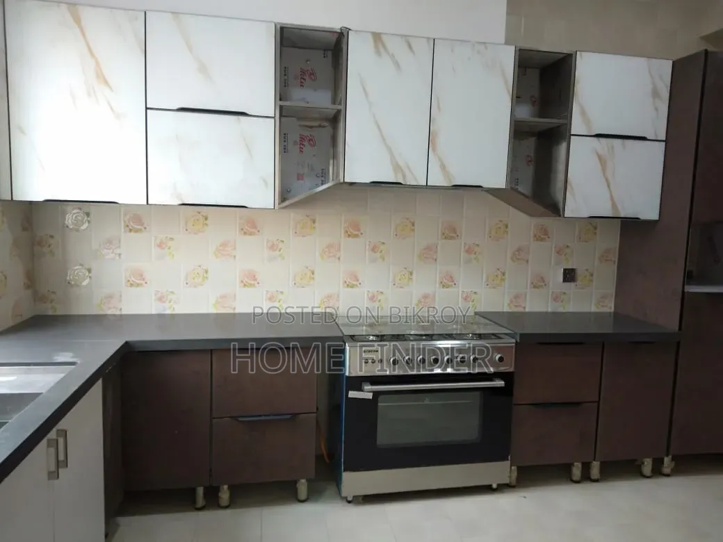 4 Bedroom Apartment in Gulshan for Rent