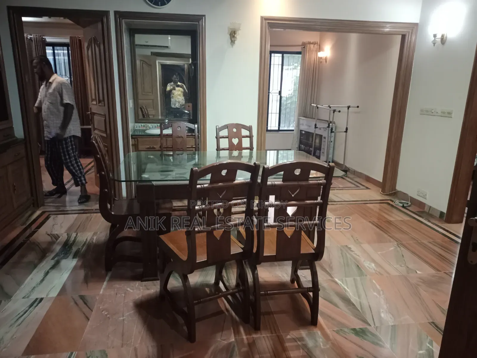 গুলশানের অনিক রিয়েল এস্টেটে সজ্জিত ৩-বেডরুমের অ্যাপার্টমেন্ট ভাড়ার জন্য
