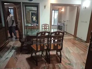 গুলশানের অনিক রিয়েল এস্টেটে সজ্জিত ৩-বেডরুমের অ্যাপার্টমেন্ট ভাড়ার জন্য