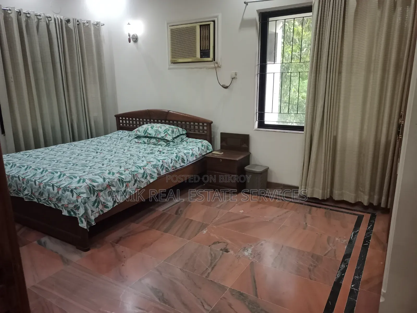 গুলশানের অনিক রিয়েল এস্টেটে সজ্জিত ৩-বেডরুমের অ্যাপার্টমেন্ট ভাড়ার জন্য