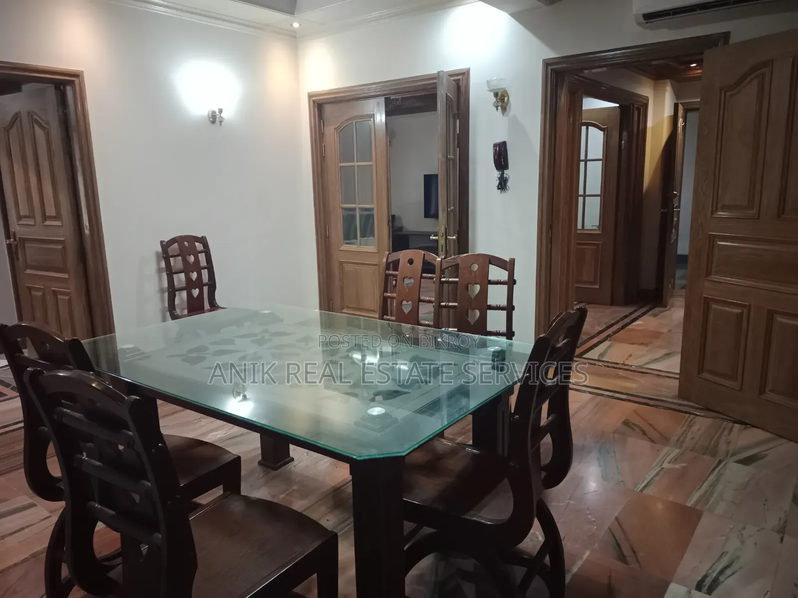 গুলশানের অনিক রিয়েল এস্টেটে সজ্জিত ৩-বেডরুমের অ্যাপার্টমেন্ট ভাড়ার জন্য