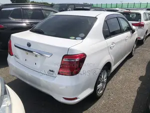 টয়োটা অ্যাক্সিও ২০২১ হোয়াইট