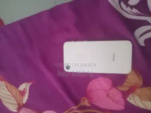 অ্যাপল আইফোন ৮ ৬৪ জিবি হোয়াইট