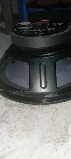 হাতে তৈরি এমপ্লিফায়ার এবং স্পিকার