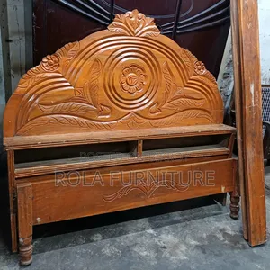 Mahogany Wood Bed 6/7 Feet