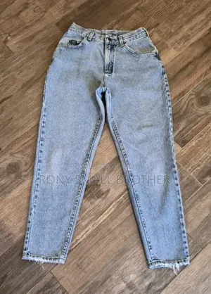 Export Quality Momfit Jeans Pant Only 400 Tk