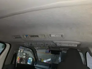 Toyota HiAce 2021 White