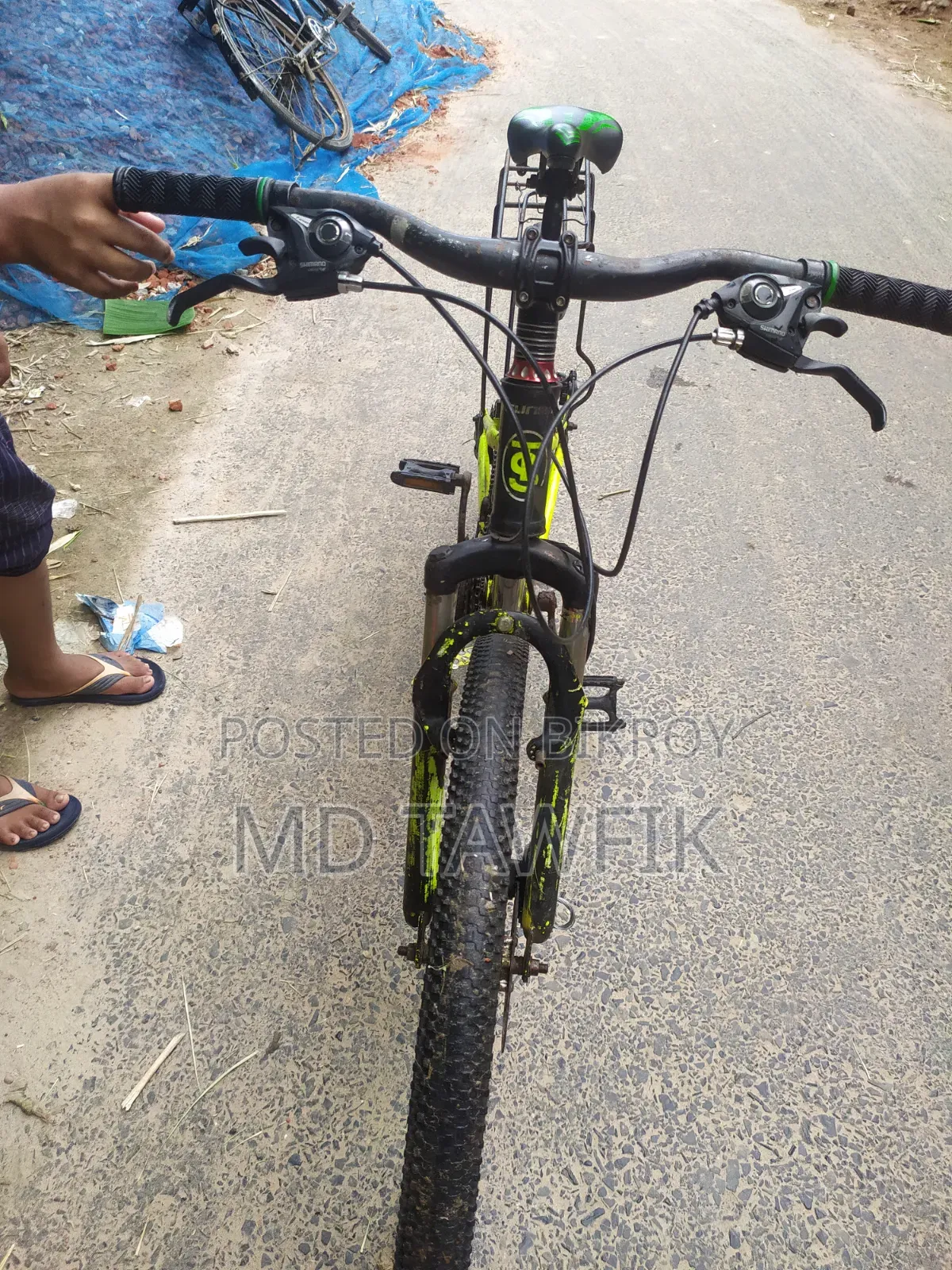 সাইকেলটি খুব কম দামে সেল করা হবে