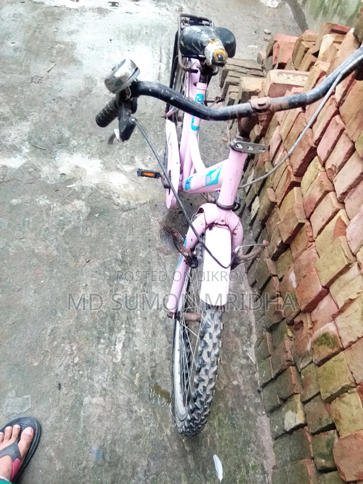 সাইকেলটির দুইটা চাক্কায় নতুন