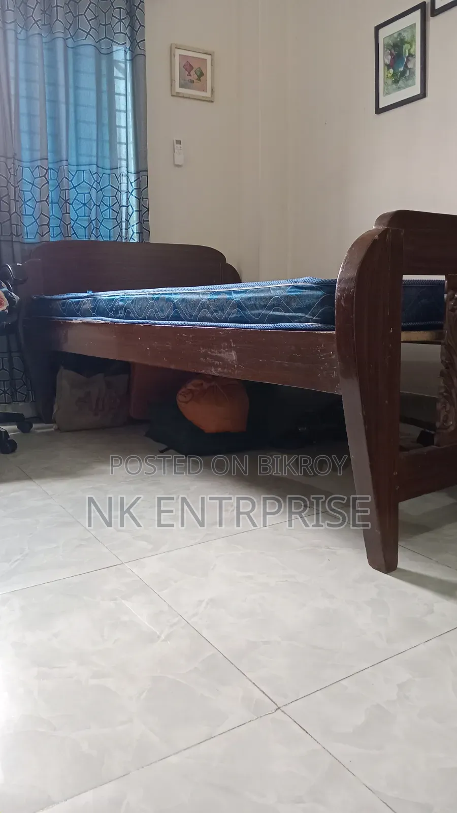 সম্পুর্ন সেগুন কাঠের একটি সেমি ডাবল ৭/৪ শোয়ার খাট বিক্রয় হবে।