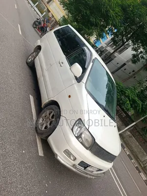 Toyota Quantum 2001 White