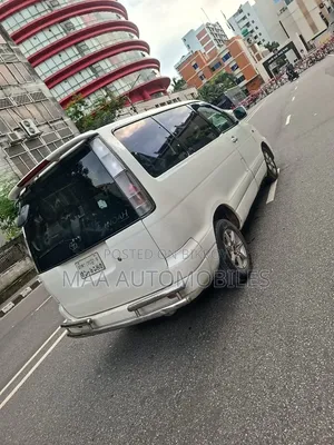Toyota Quantum 2001 White