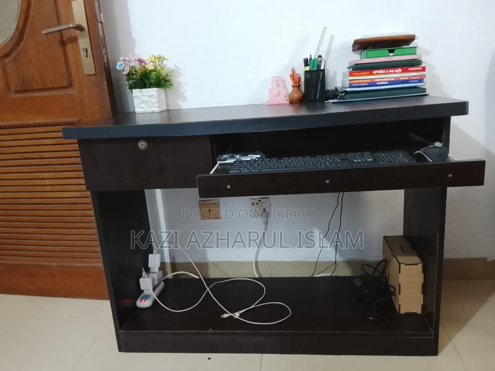 টেবিল ডেস্ক