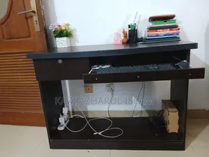 টেবিল ডেস্ক