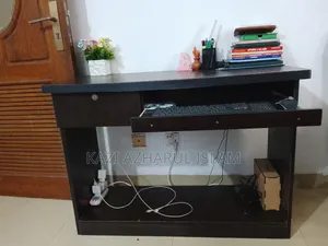 টেবিল ডেস্ক
