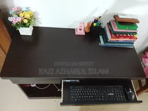 টেবিল ডেস্ক