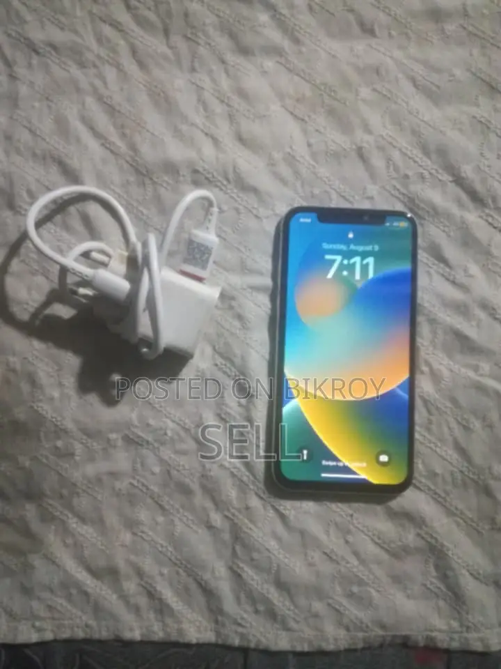 অ্যাপল আইফোন এক্স ৬৪ জিবি হোয়াইট
