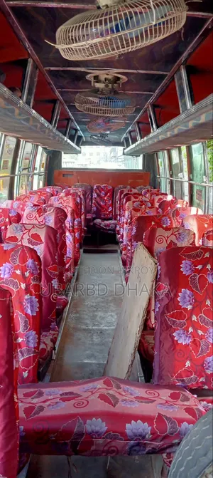 Bus 2018 Red