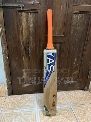Yashi Sports Striker Series Kashmir Willow Cricket Bat