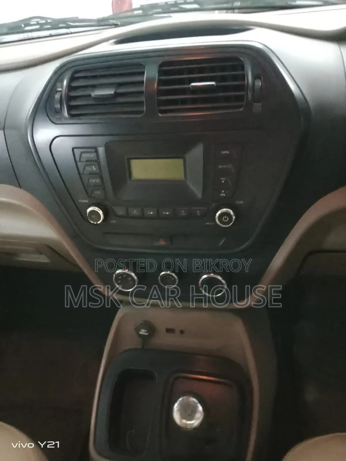 Mahindra XUV500 2016 Green