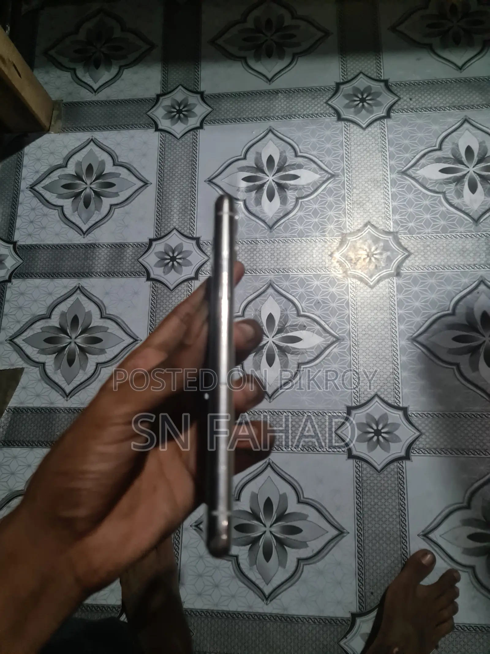 অ্যাপল আইফোন এক্সএস ৬৪ জিবি ব্ল্যাক
