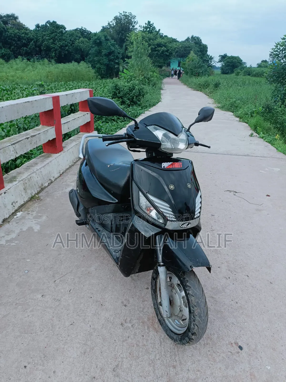 মাহিন্দ্রা গাস্টো ২০১৮ ব্ল্যাক