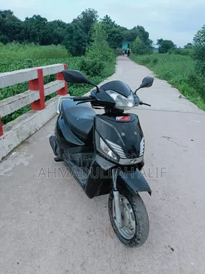 মাহিন্দ্রা গাস্টো ২০১৮ ব্ল্যাক